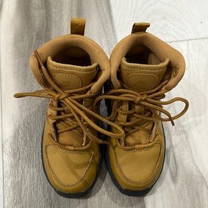 Nike Manoa leather boots. Size 10.5.